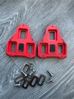 Look Delta Road Cleats Bike Pedals Red Compatible with Peloton Indoor Cycling